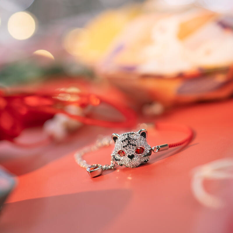 جوليا سوار "ملك الغابة" النمر من الفضة الاسترلينية