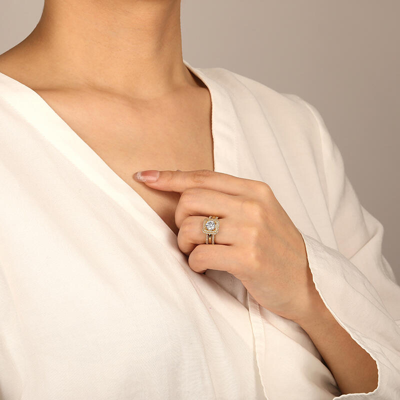 "Unwavering Love for you" Round Cut Bridal Set