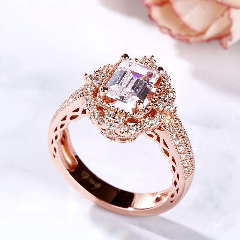 Jeulia Vintage Halo Emerald Cut Sterling Silver Ring