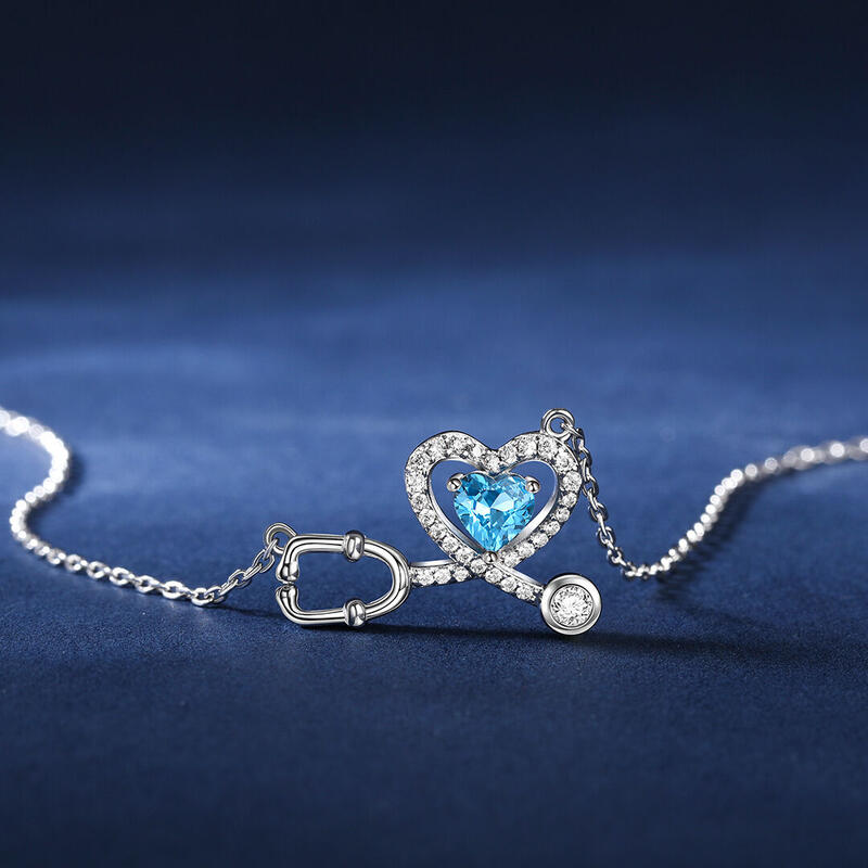 Jeulia Collar Personalizado de Plata de Ley con Diseño de Estetoscopio en Forma de Corazón
