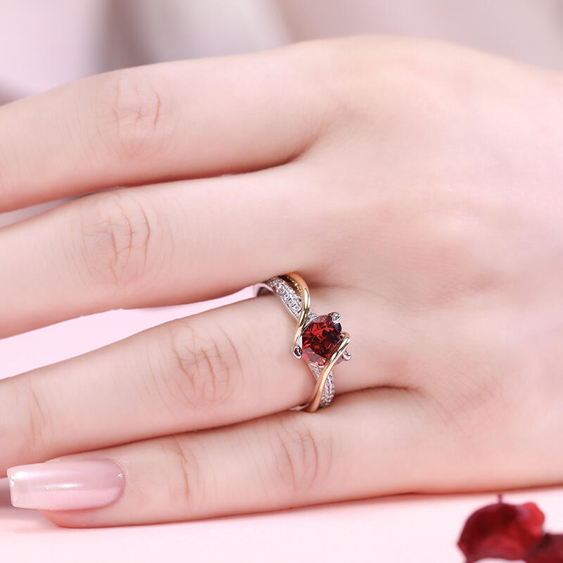 Jeulia "Flowing Heartbeat" Sterling Silver Heart Cut Ring
