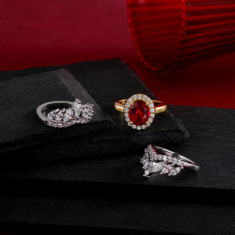 Jeulia Gorgeous Halo Oval Cut Red Stone Ring Set 3PCS