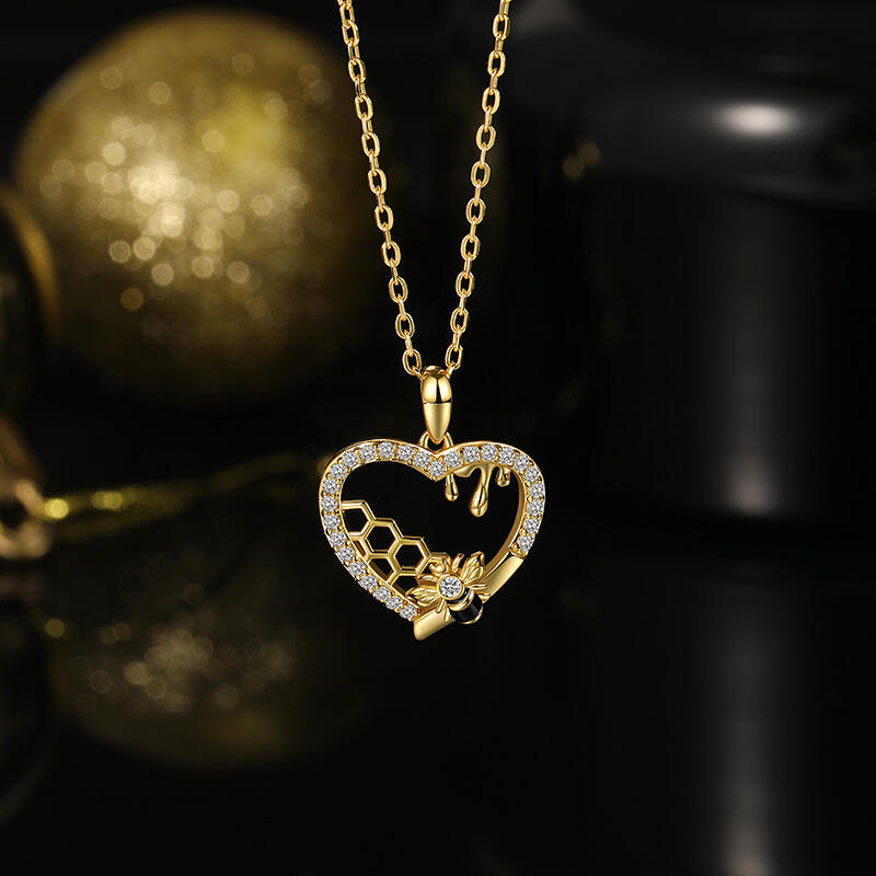 Jeulia Sweet Love Bee Gold Plated Heart Necklace Sterling Silver