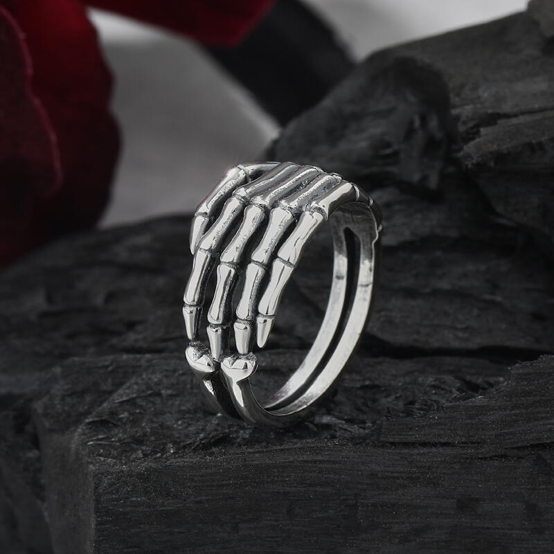 Jeulia Anillo con dedo esquelético estilo punk de plata