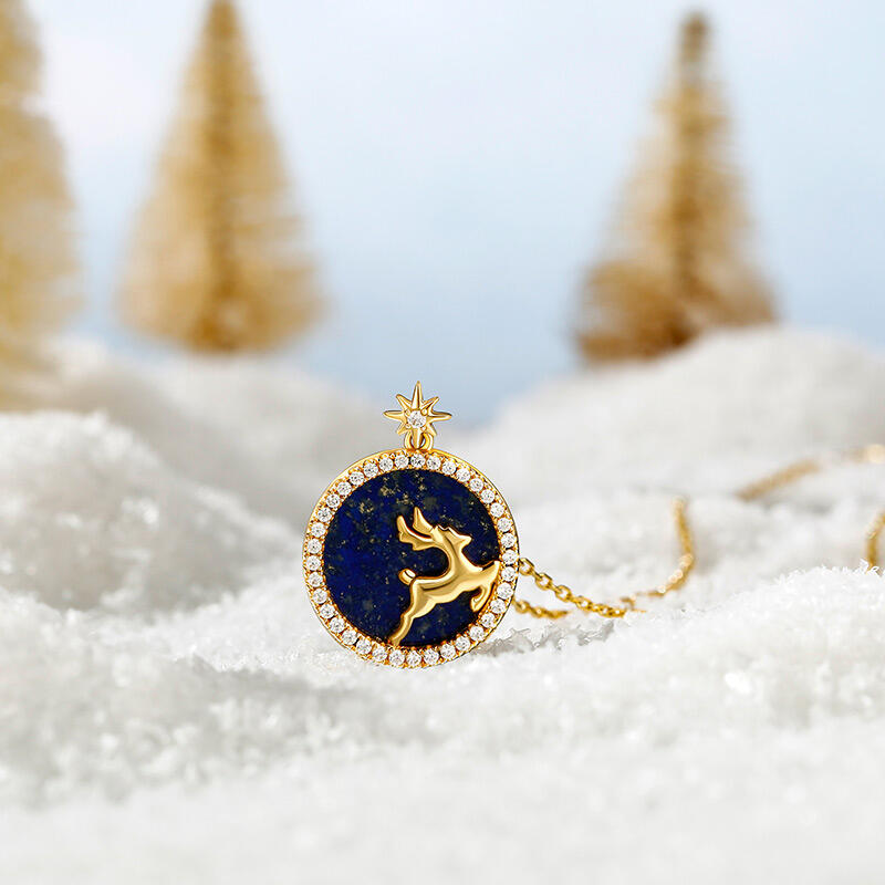 Jeulia Colar de natal de prata esterlina com design de pingente de alce lazurita