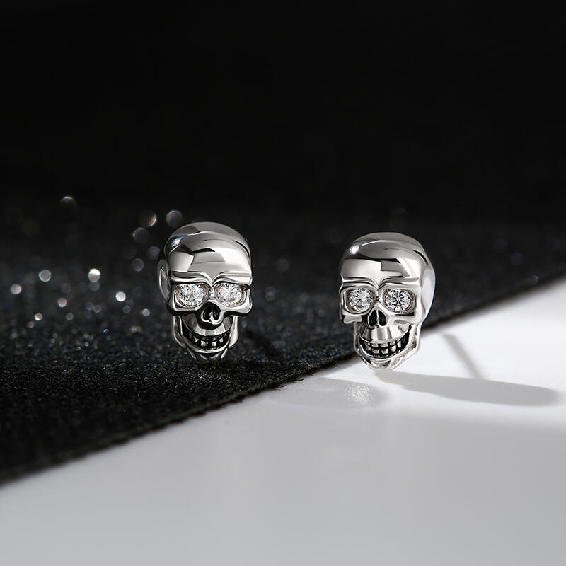 Jeulia Pendientes con diseño de calaveras de plata de ley
