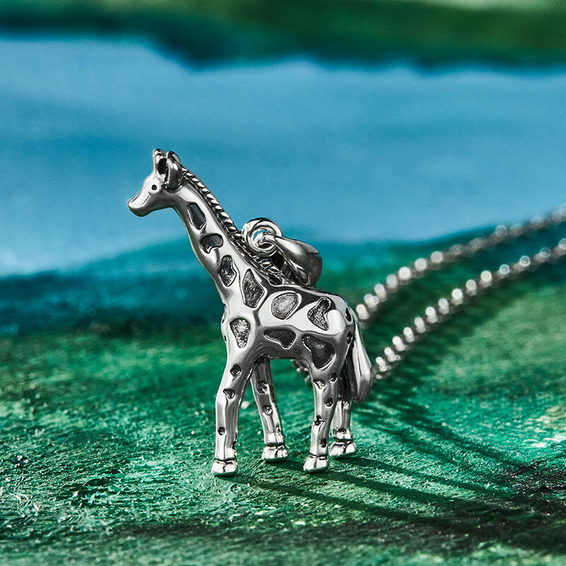 Jeulia Gargantilla en forma de jirafa africana de plata de ley