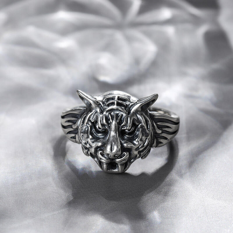 Jeulia "Rey del bosque" Anillo de plata de ley con tigre para hombre