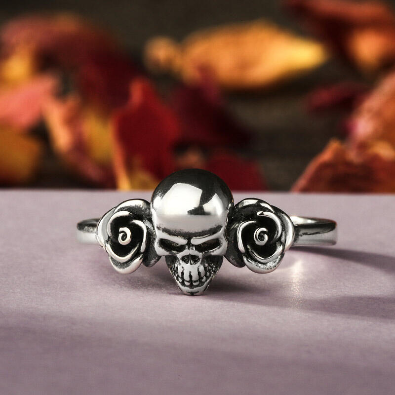 Jeulia "Skull and Roses" Sterling Silver Ring