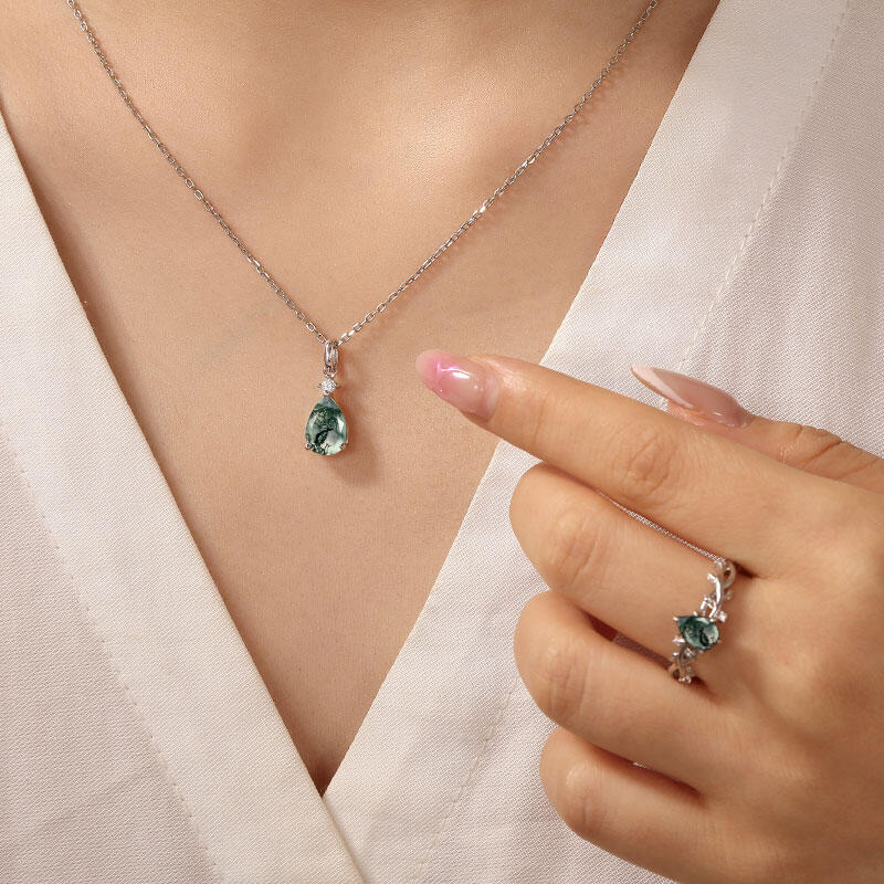 Jeulia Classic Pear Cut Moss Agate Pendant Necklace