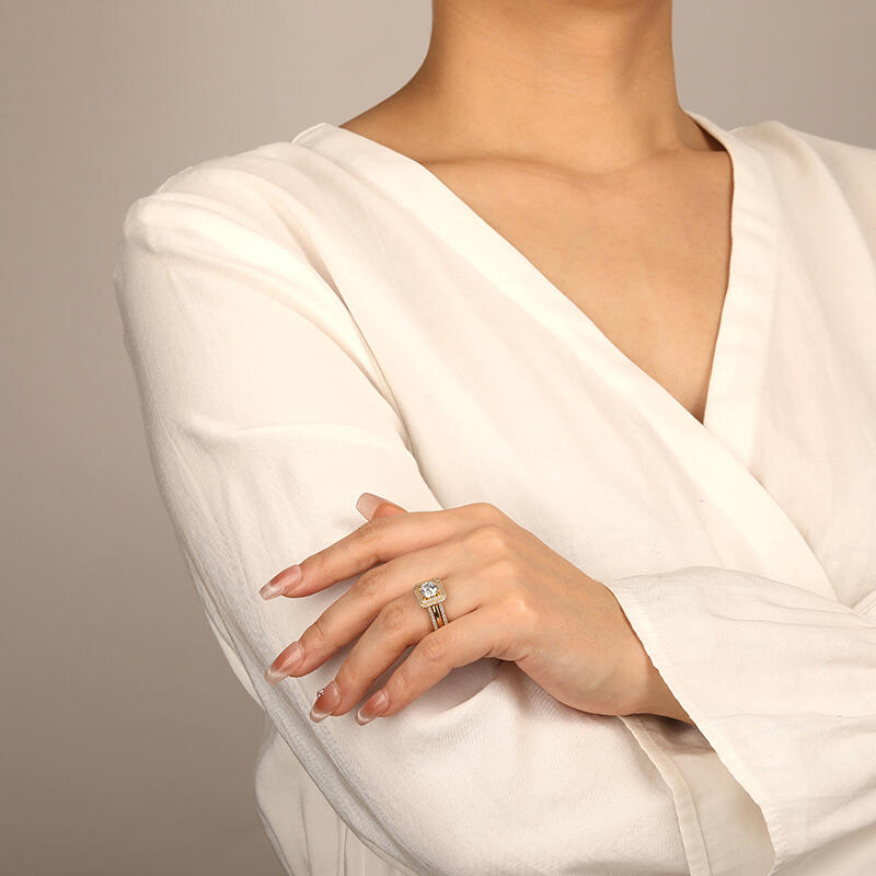 "Unwavering Love for you" Round Cut Bridal Set