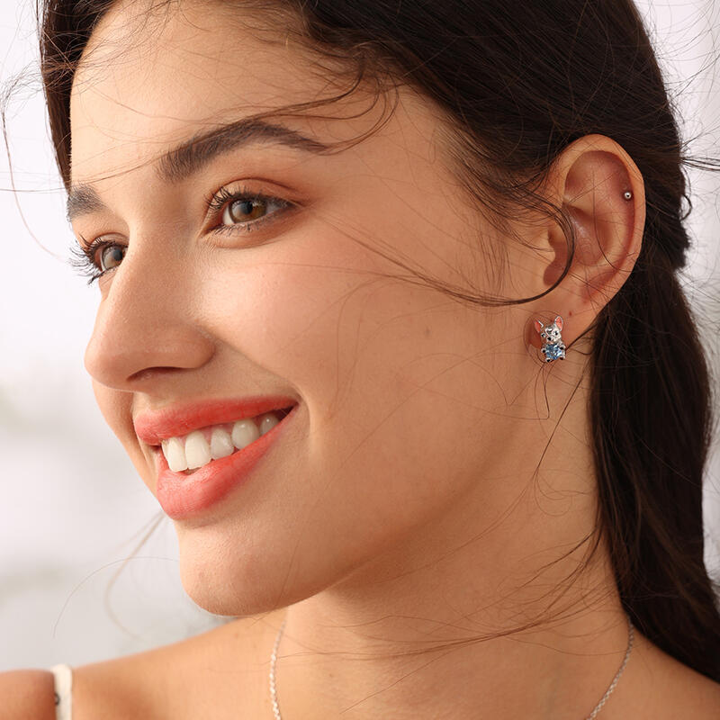 Jeulia Hug Me Pendientes con bulldog francés con corazón azul de plata de ley