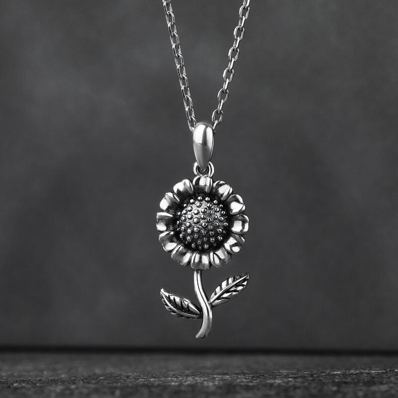 Jeulia "Blooming Sunflower" Sterling Silver Necklace