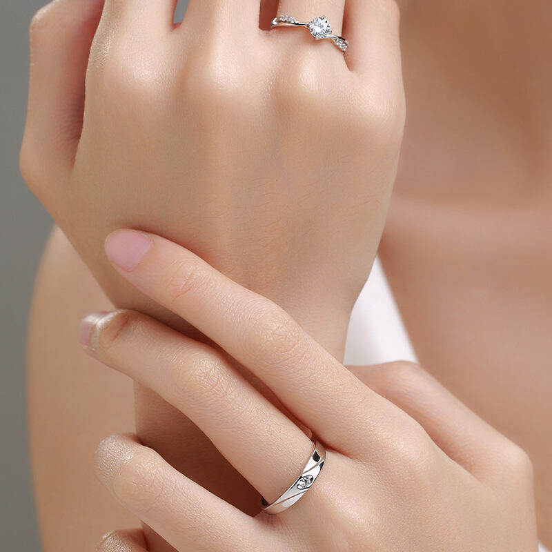 Jeulia Anillos Ajustables de Pareja de Plata Esterlina de Corte Redondo con Giro