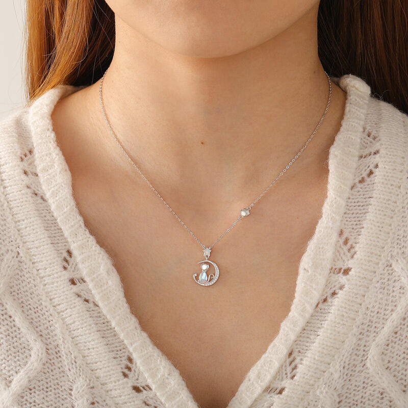 Jeulia Bent Moon Kitten Moonstone Necklace