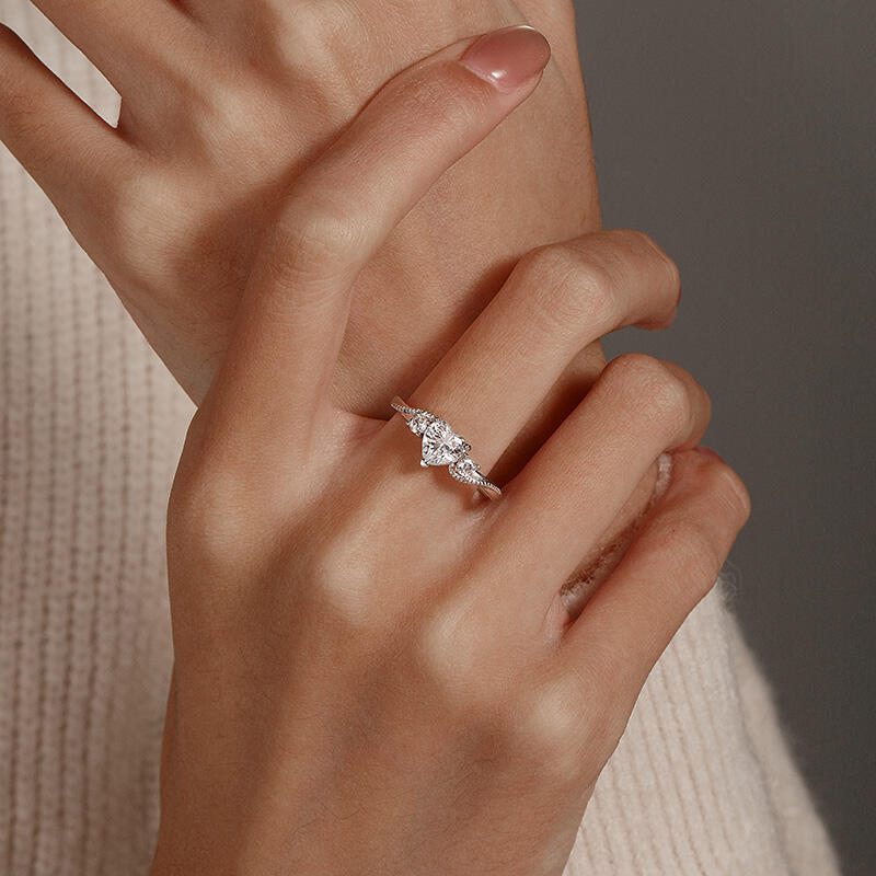 Jeulia Custom Classic Wave Pattern Three Stone Heart Ring