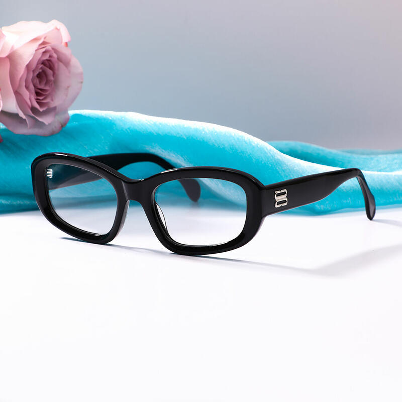 Quia Oval Black Glasses