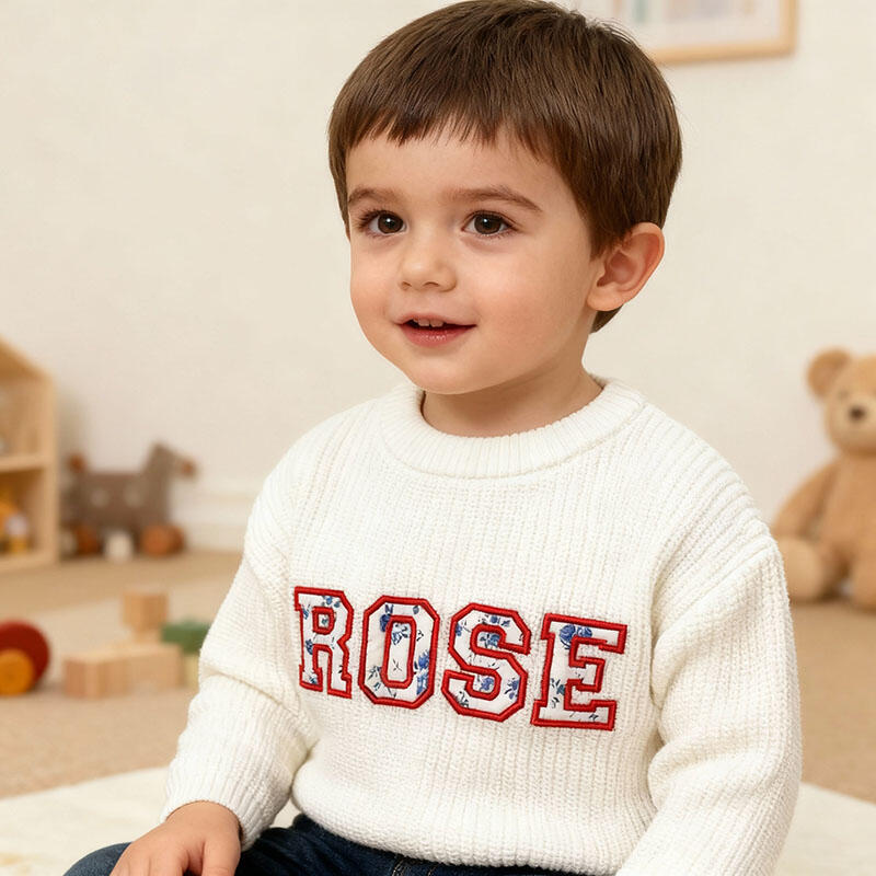 Personalisierter bestickter Namenspullover Schlichtes Geschenk für Kinder