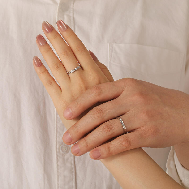 Jeulia Women's Knot Heart Wedding Band Adjustable