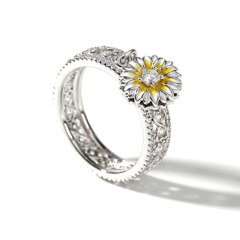 Jeulia "Margarita" Anillo de plata de ley con corte redondo torcido