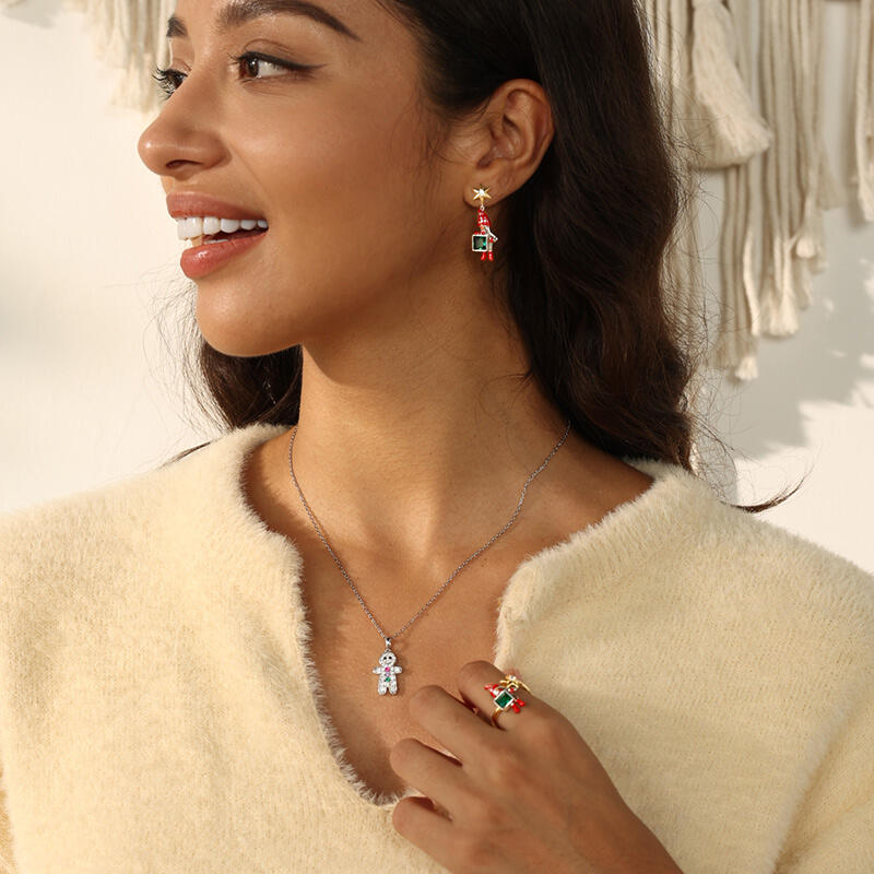 Jeulia "Little Sweetie" Gingerbread Man Sterling Silver Necklace