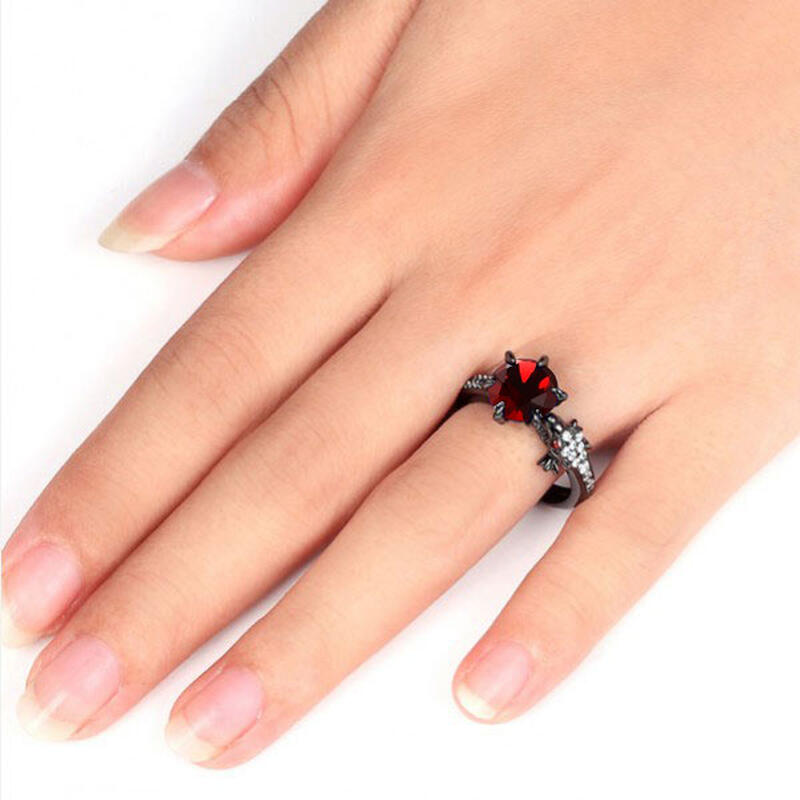 Jeulia Anillo De Dragón De Plata Con Color Negro En Talla De Redonda Con Piedra Roja