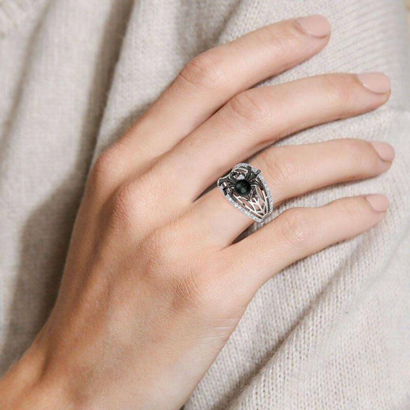 Jeulia "Black Widow" Gothic Cultured Black Pearl Spider Sterling Silver Band