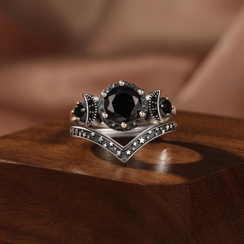 Moon and Star Aged Ring Set