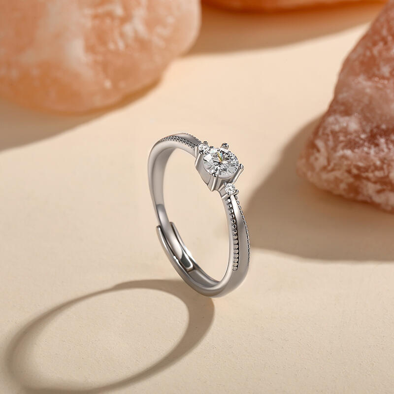 Jeulia Round 3 Stone Engagement Ring Beaded Edge Adjustable