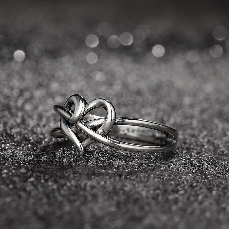Jeulia "Intertwined Heart" Sterling Silver Ring