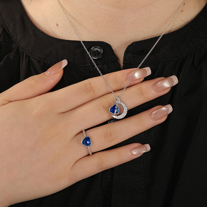 Jeulia Hug Me Collier Cœur Personnalisé Pierre de Naissance Lune et Étoiles