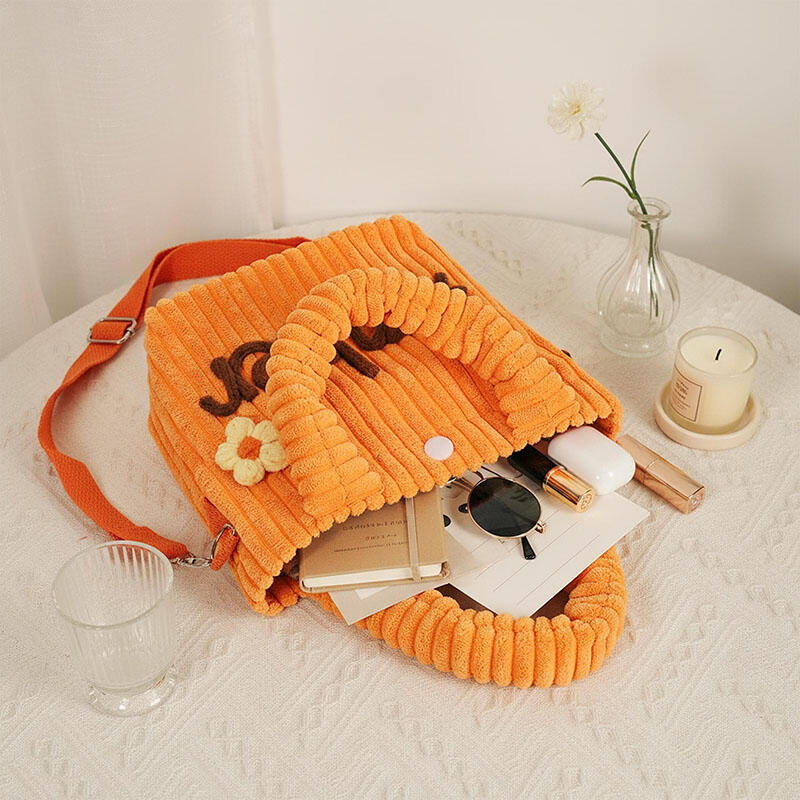 Borsa personalizzata con nome e decorazioni floreali Bellissimo regalo per lei