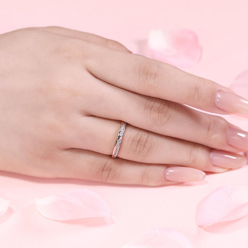 Jeulia Dos Tonos Banda Con Corazón De Mujer De Plata Esterlina