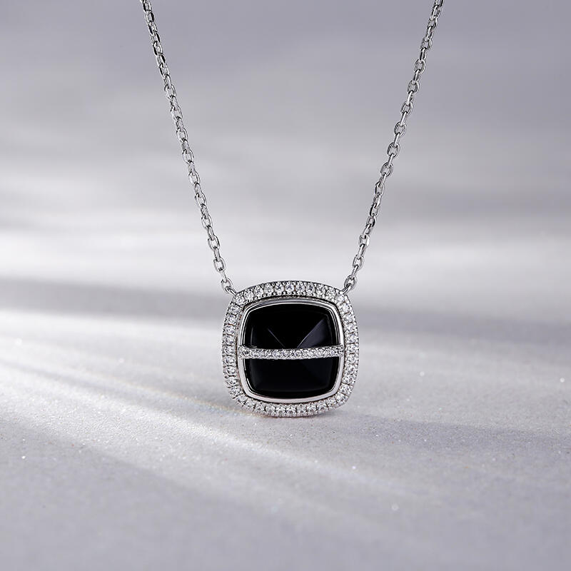 Jeulia Collar de plata de ley con piedra ónix negro