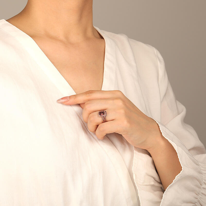 "Charming Light" Radiant Cut 2pcs Bridal Set