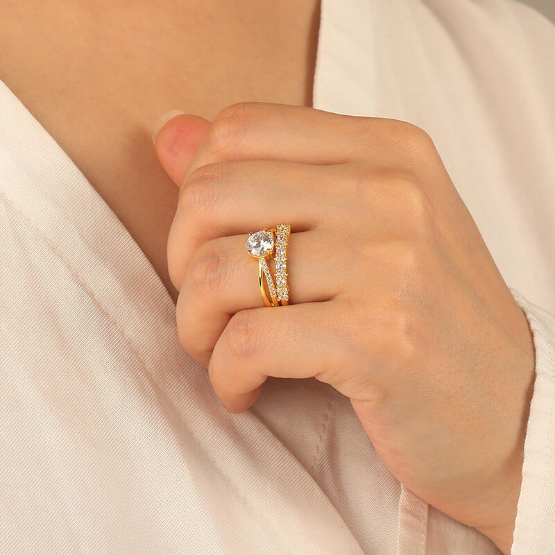 "Love Me More" Round Cut 2pcs Bridal Set