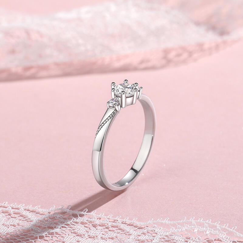 Jeulia Anillo de Promesa Simple con Tres Piedras Redondas y Milgrain en Plata de Ley