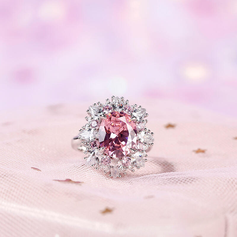 Pierścionek Srebrny z Motywem Kwiatowym o Owalnym Szlifie