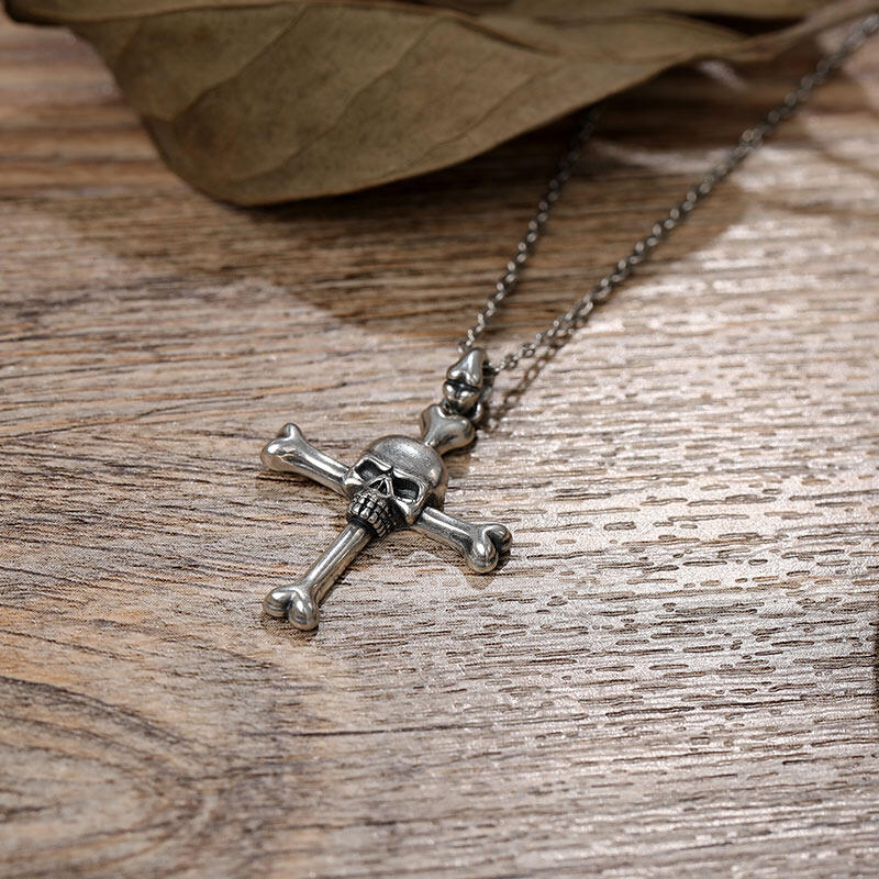Jeulia Colar de prata esterlina com caveira e ossos cruzados