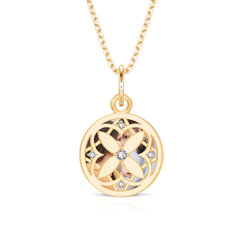 Jeulia Collar de Foto Trébol de Cuatro Hojas Hueco Grabado Personalizado