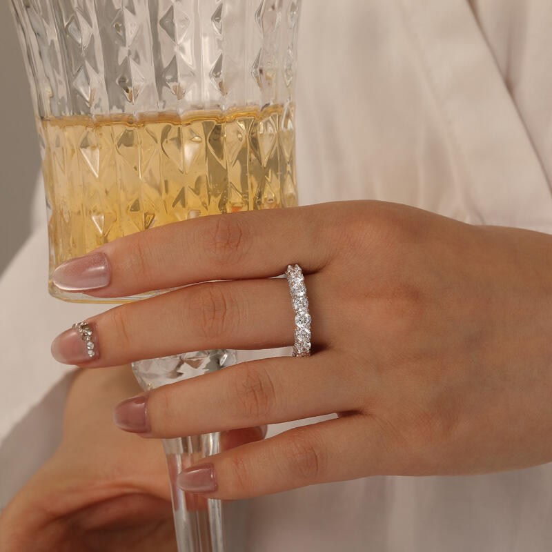 Jeulia Simple Hidden Halo Round Cut Wedding Band for Women