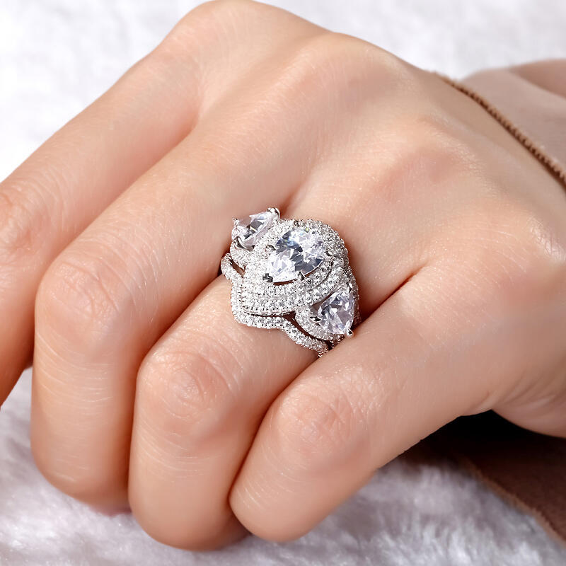 Anillo Con Doble Halo De Corte Pera En Plata De Ley