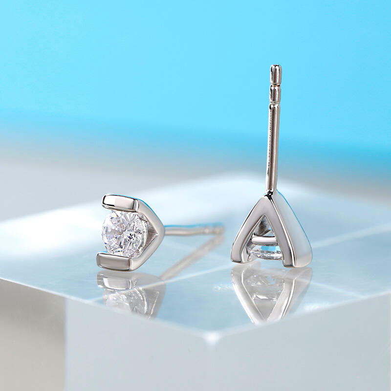 Jeulia Simple Round Cut Sterling Silver Earrings