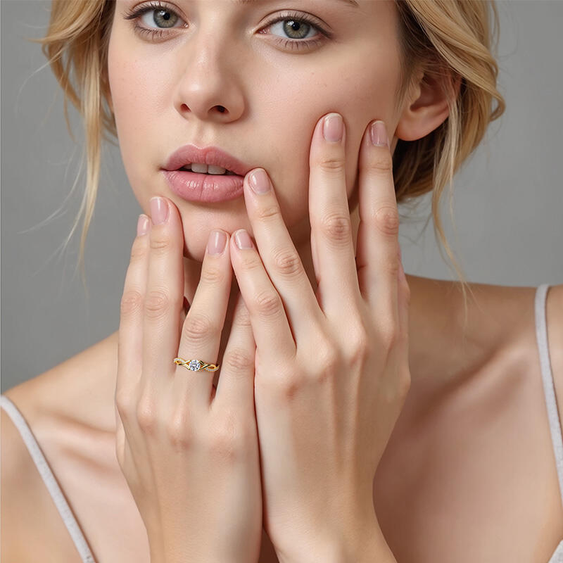 "Hier Mit Dir" Verlobungsring 0,5 ct Rundschliff mit Seitensteinen