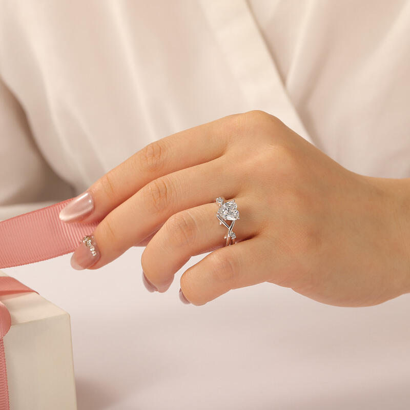 Jeulia "Infinity Thorns" Custom Heart  Engagement Ring