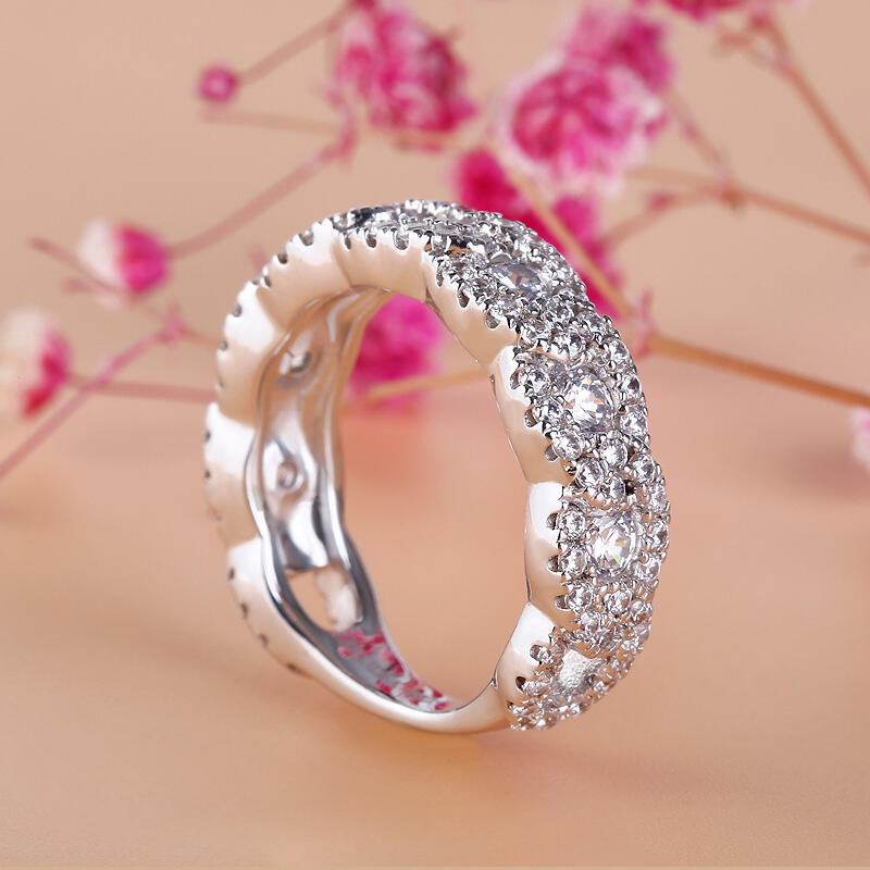 Jeulia Interlock Round Cut Sterling Silver Women's Band