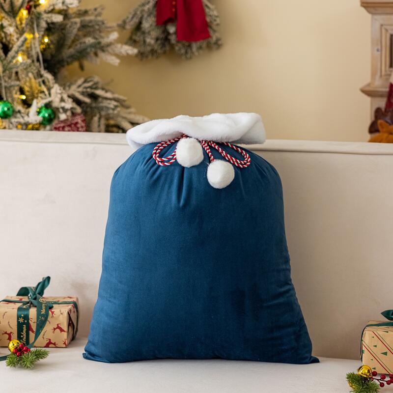 Personalisierte Weihnachtsgeschenktüten mit individuellen Namen für Kinder