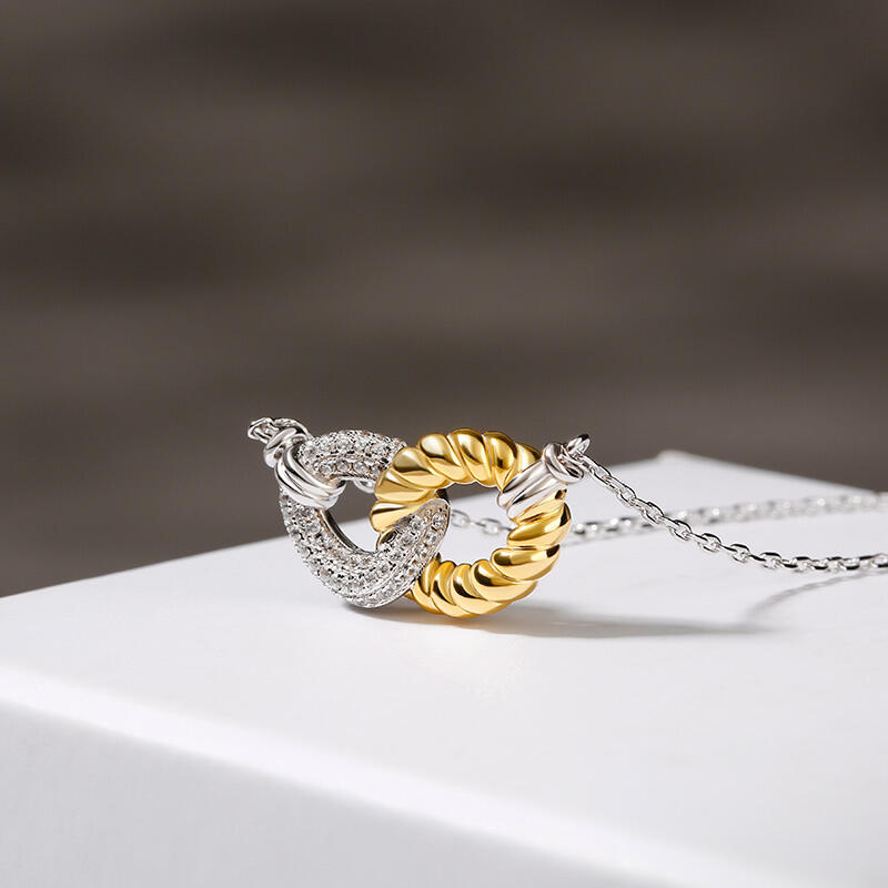 Jeulia Collar de plata esterlina con diseño de nudo de amor
