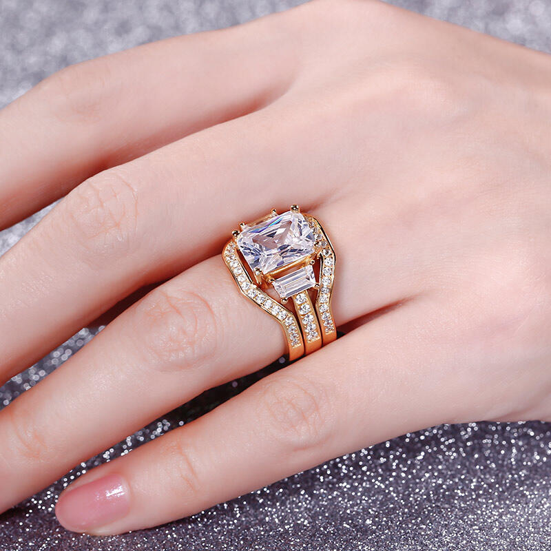 جوليا طقم خواتم بقطع مشع من الفضة الإسترليني بذهبي