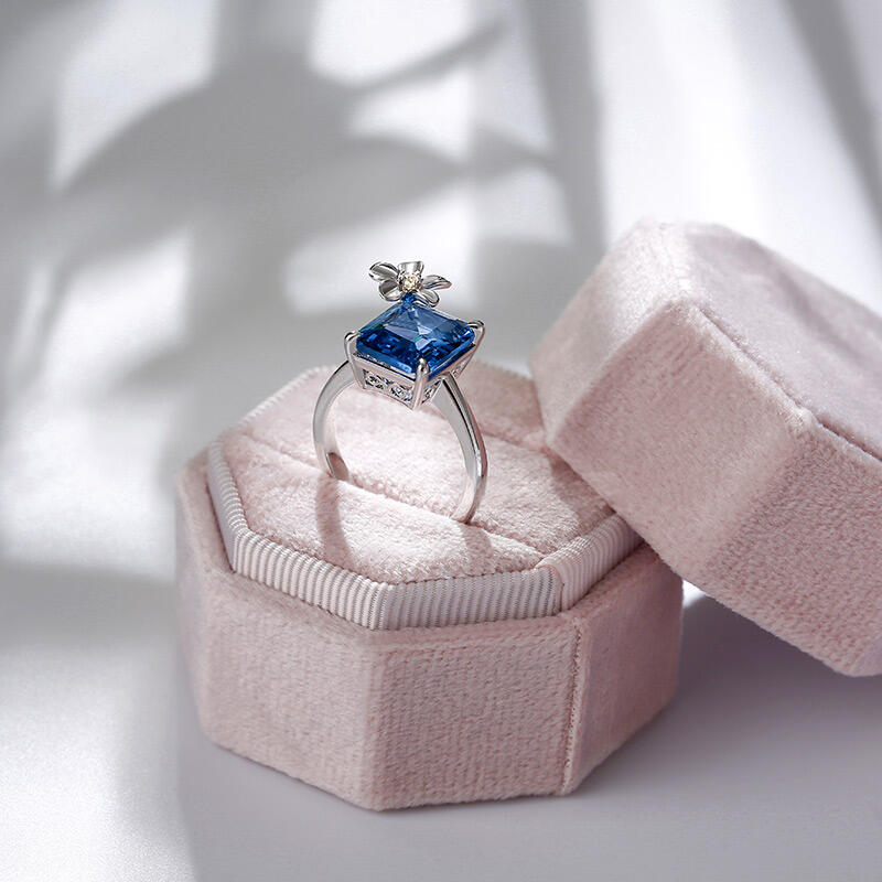 Jeulia "Fragrant Flower" Emerald Cut Sterling Silver Ring